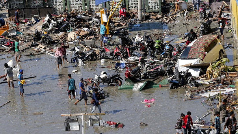 VIDEO: Grita desesperadamente para advertir del tsunami en Indonesia segundos antes de que sucede