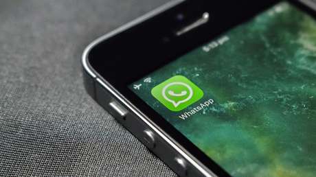 Deja plantada a su novia el día de la boda porque "pasaba demasiado tiempo en WhatsApp" 