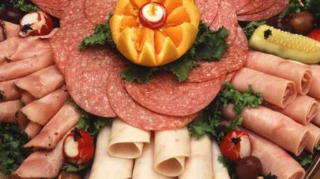 EE.UU.: Acusan a empleada de una tienda de comer jamón por valor de 9.200 dólares