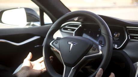 Elon Musk encuentra una fórmula para hacer más baratos sus coches Tesla Model S