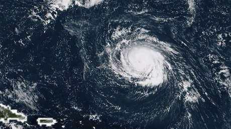 Alerta en varias islas del Caribe por la llegada del ciclón Isaak  