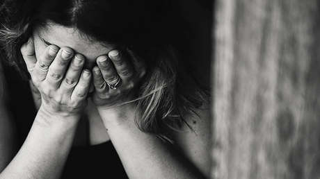 VIDEO: Un hombre agrede sexualmente a una mujer a plena luz del día en Argentina