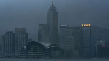 VIDEOS: Alerta máxima en Hong Kong ante la llegada del supertifón Mangkhut