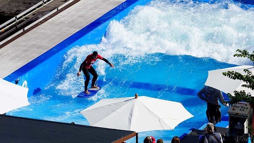 Un surfista muere por una ameba 'comecerebros' tras visitar una piscina de olas