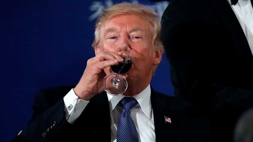 "¿Te imaginas si yo bebiera?": Trump asegura que jamás ha tomado alcohol 