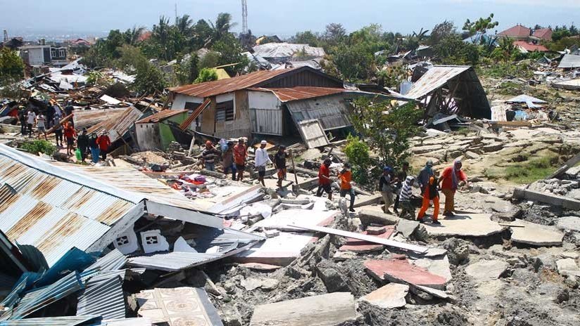 El número de víctimas por el terremoto y tsunami en Indonesia se eleva a 1.407