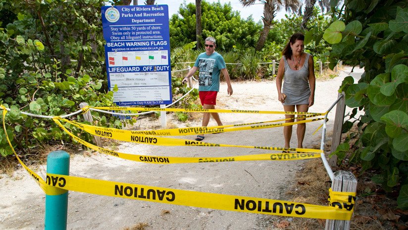 EE.UU.: La marea roja llega a Miami y obliga a cerrar playas (FOTOS)
