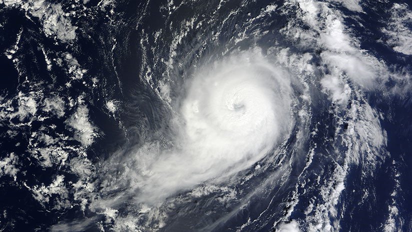 Tormenta tropical Michael está a punto de convertirse en huracán y se abre paso entre México y Cuba