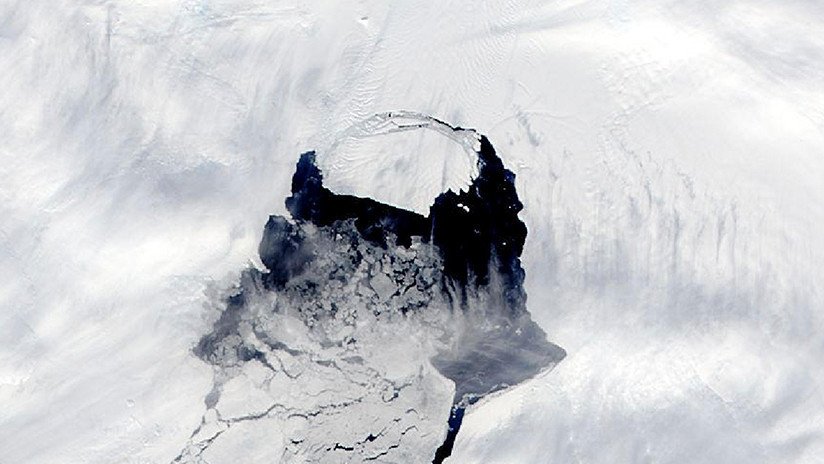 Un inmenso iceberg está por desprenderse del glaciar Isla Pine en la Antártida