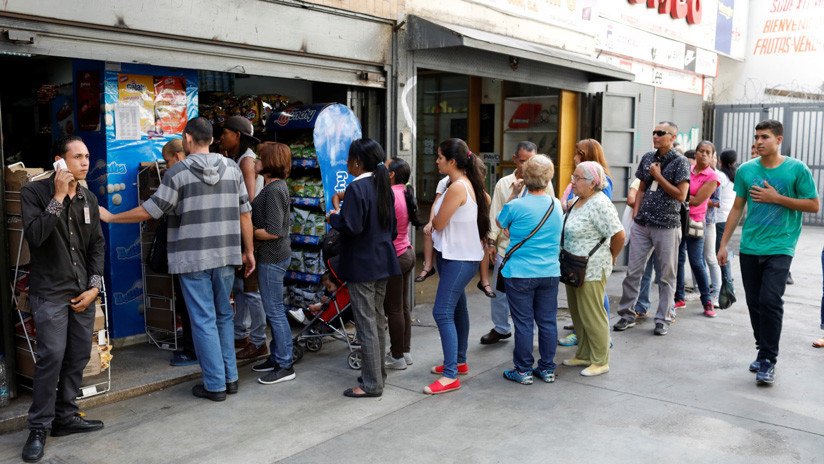Un yogurt a 12 dólares: Así es como la hiperinflación se "come" las divisas en Venezuela