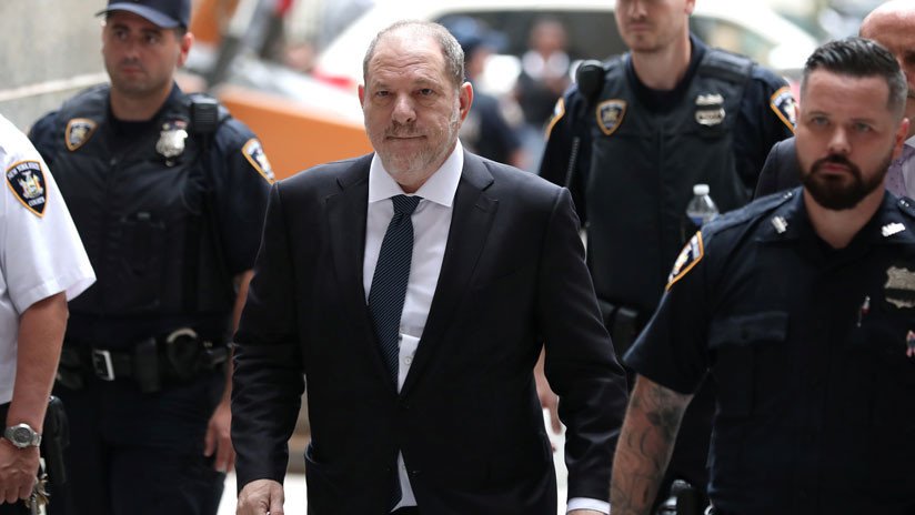 EE.UU.: Fiscales retiran un cargo por crimen sexual contra Harvey Weinstein
