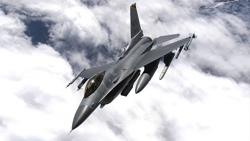 Dos heridos tras incendiarse un caza F-16 en una base militar en Bélgica