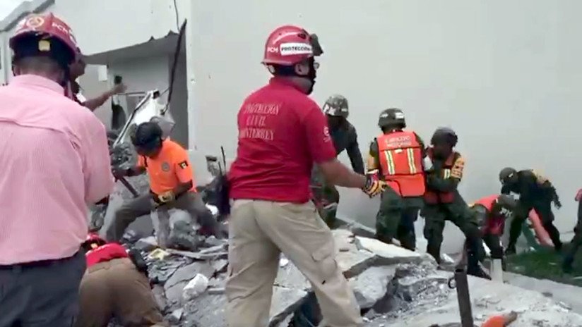 VIDEOS: Derrumbe en México deja siete muertos