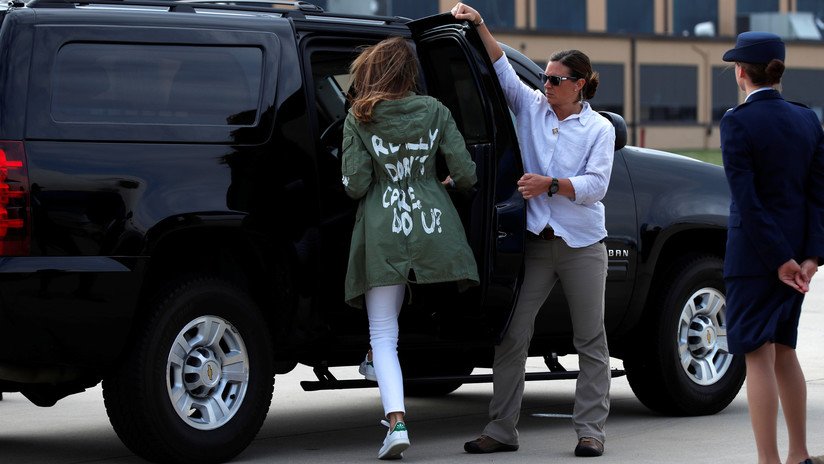 Melania Trump explica por qué vistió la escandalosa chaqueta con la frase 'realmente no me importa'