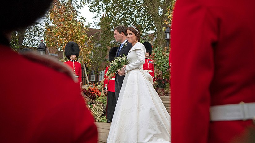 El conmovedor mensaje de la nieta de la reina Isabel II al mostrar cicatriz con su vestido de novia