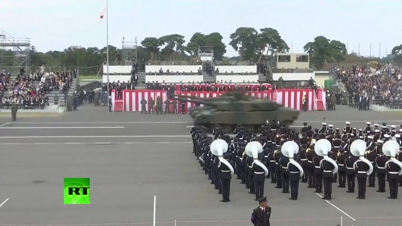 VIDEO: Japón muestra su poder defensivo con un desfile militar