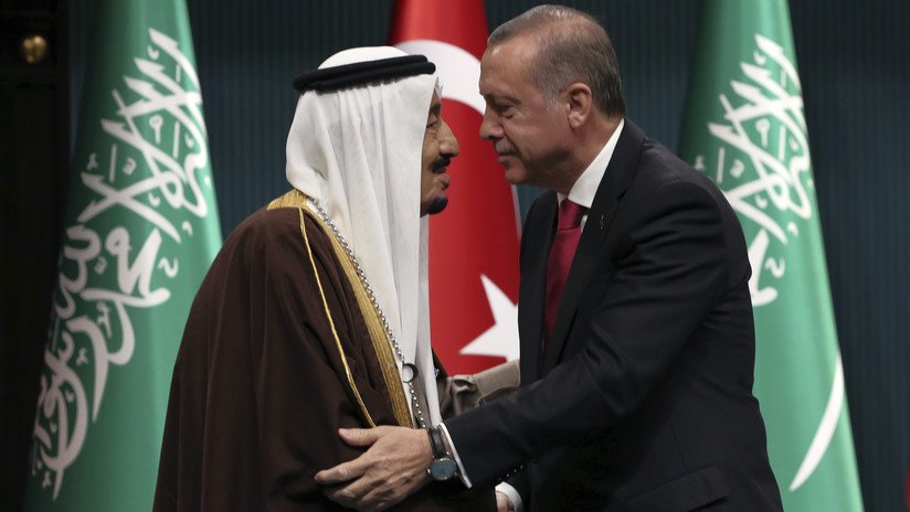 Rey de Arabia Saudita: Nadie puede socavar los "sólidos" lazos de Arabia con Turquía