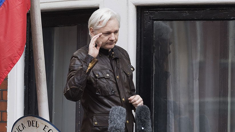 Pagar sus cuentas, no hablar de política y cuidar al gato: Las nuevas reglas de Ecuador para Assange
