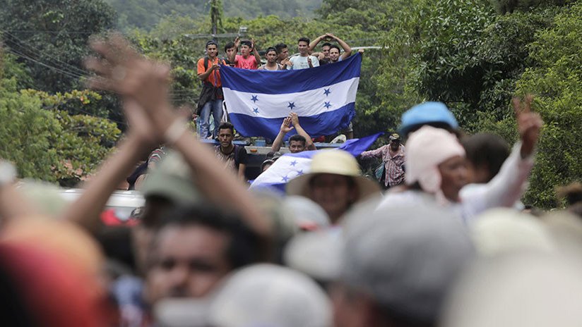 Trump amenaza con cortar la ayuda a Honduras si no se pone fin "a la gran caravana" de migrantes
