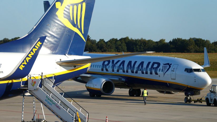 España: Critican a Ryanair por obligar a dormir a sus empleados en el suelo de un aeropuerto (FOTO)