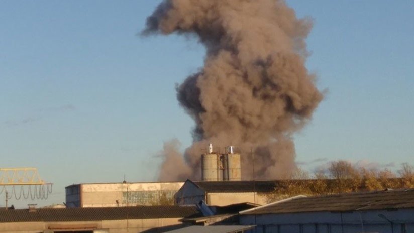 FOTO, VIDEO: Explosión de pirotecnia en una fábrica próxima a San Petersburgo