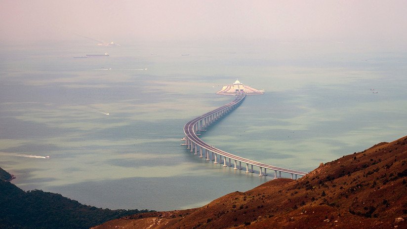 FOTOS: China abre el mayor puente marítimo del planeta, pero no para todos los conductores 