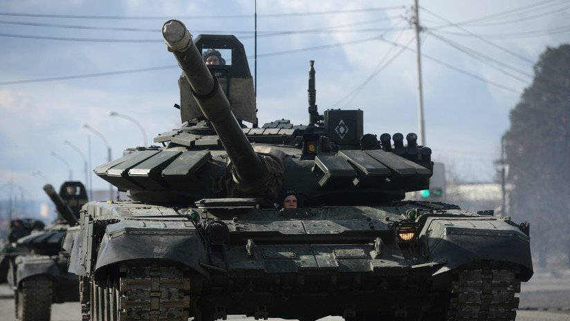 VIDEO: Tanque ruso T-90 es hundido a 5 metros de profundidad para superar una prueba de hermetismo