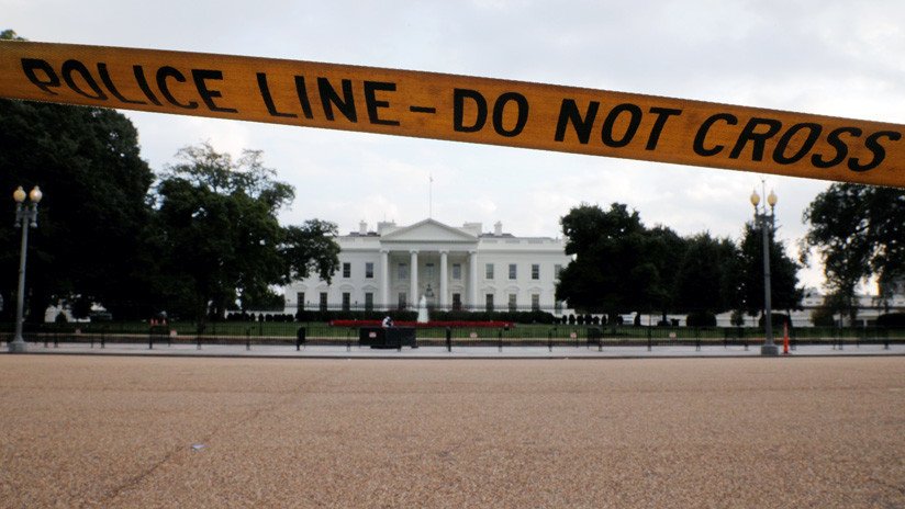 Washington advierte que actuará contra los que enviaron posibles explosivos a Obama y los Clinton