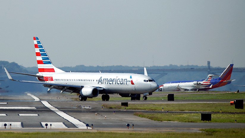 Evacuan avión de pasajeros con destino a México en el aeropuerto de Miami por "motivos de seguridad"