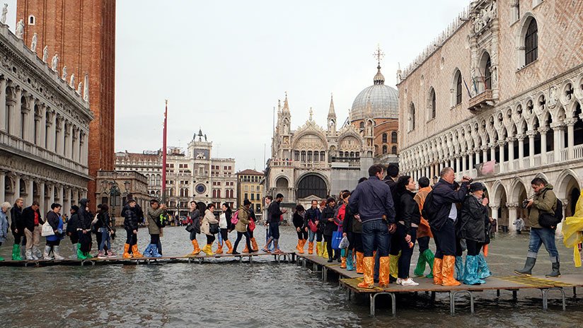 VIDEOS: La marea inunda el 70 % del centro histórico de Venecia