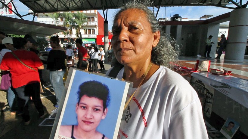 VIDEO: Una hondureña se reencuentra con su hija desaparecida en 2004 en la caravana de migrantes
