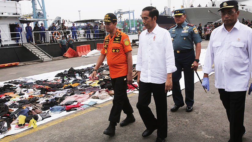 Indonesia: Los restos del Boeing 737 de Lion Air fueron "posiblemente" hallados en el mar de Java