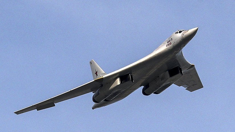 Dos bombarderos rusos Tu-160 sobrevuelan las aguas neutrales de los mares de Barents y Noruega