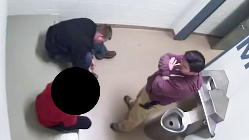 "Bienvenido al mundo del hombre blanco": Detienen a policías de EE.UU. por agredir a latinos (VIDEO)