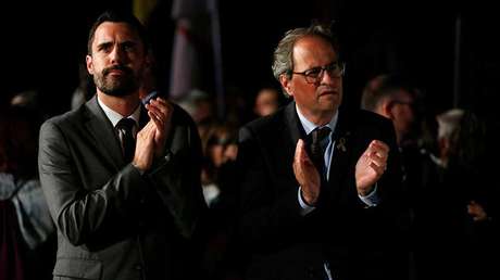 Cataluña: independentistas abuchean al presidente Torra a las puertas del Parlamento (VIDEO)