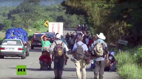 VIDEO: Cientos de migrantes abandonan la caravana en México para regresar a casa o solicitar asilo