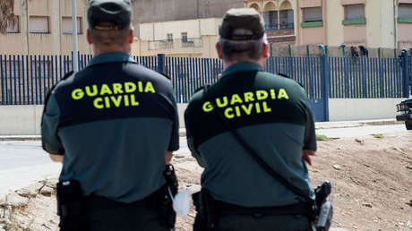 España: Dos guardias civiles se graban conduciendo de forma temeraria en un aparcamiento (VIDEO)