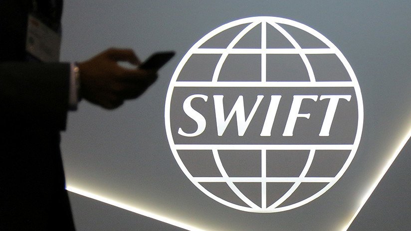 SWIFT suspende el acceso a su sistema a varios bancos iraníes