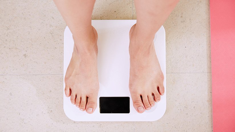 Revelan que las personas que se pesan a menudo son más propensas a adelgazar