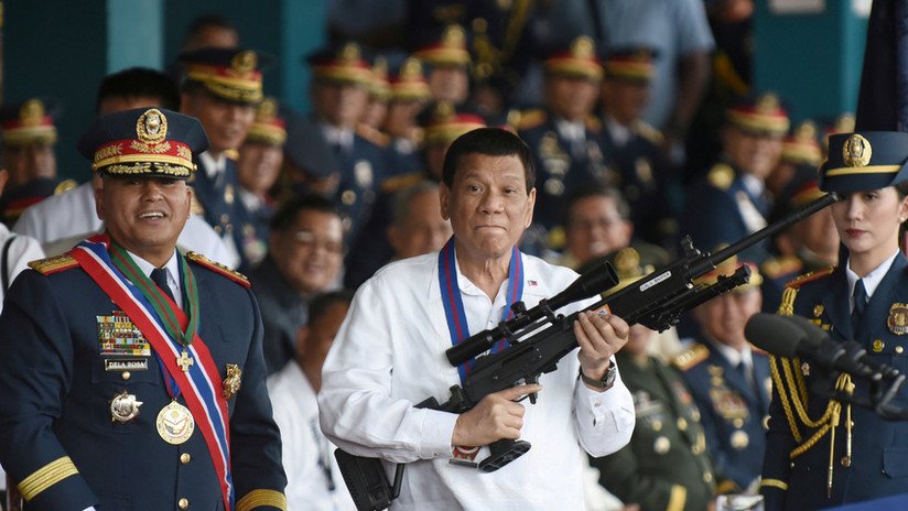 Duterte ofrece premios y vacaciones por asesinar a los "policías ninja"