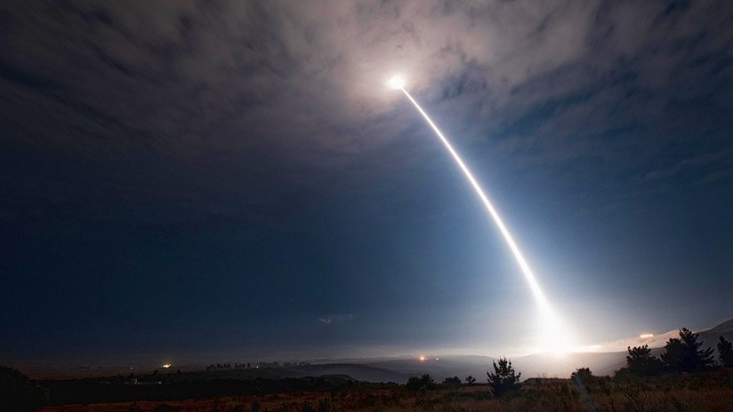 EE.UU. lanza un misil balístico intercontinental de la Guerra Fría