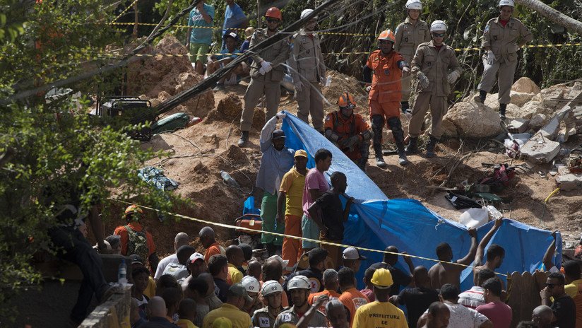 FOTOS: Al menos diez muertos tras un deslizamiento de tierra en Brasil