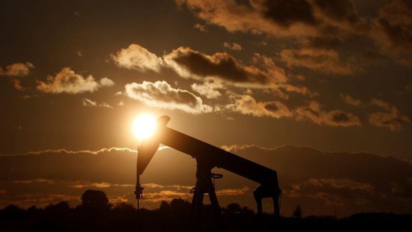 Arabia Saudita anuncia la reducción de la producción de petróleo frente a la caída de los precios