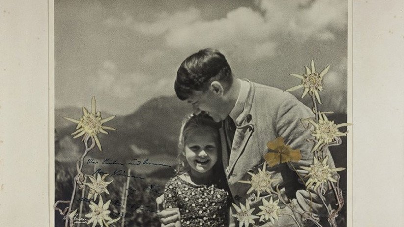 "La hija del Fuhrer": EE.UU. subasta una foto de Hitler abrazando a una niña judía