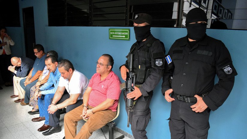 Dictan orden de detención para el expresidente salvadoreño Mauricio Funes