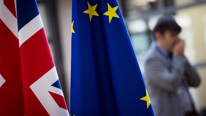 La UE anuncia el final de las negociaciones sobre el 'Brexit' y el comienzo de la siguiente etapa