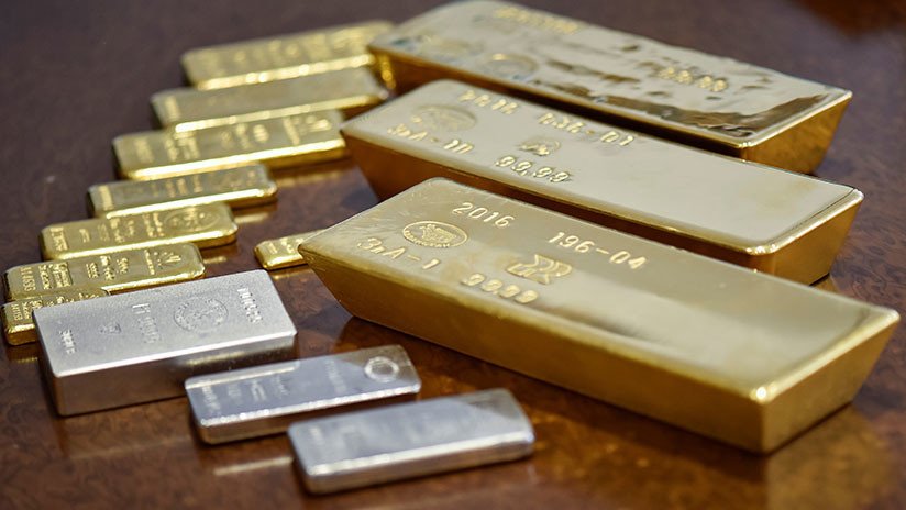 ¿A qué se debe?: La plata llega a su mínimo histórico frente al oro en 25 años