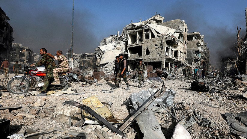 Moscú: "EE.UU. reanudó los bombardeos en la orilla este del Éufrates con uso de bombas de fósforo"