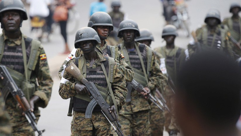 Uganda despliega a sus militares para proteger a los inversionistas de China