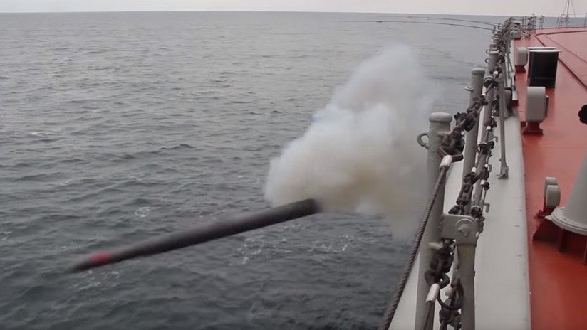 VIDEO: Lanzan un misil de prueba desde el crucero nuclear ruso Pedro el Grande